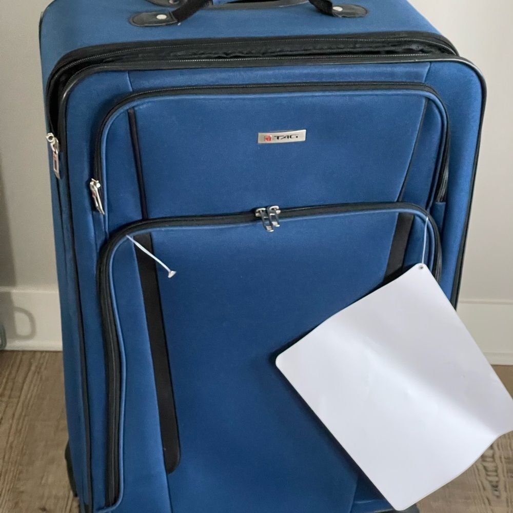 $239 TAG Freehold 28”Softside Spinner Luggage Suitcase DEEP BLUE travel bag - Picture 12 of 15
